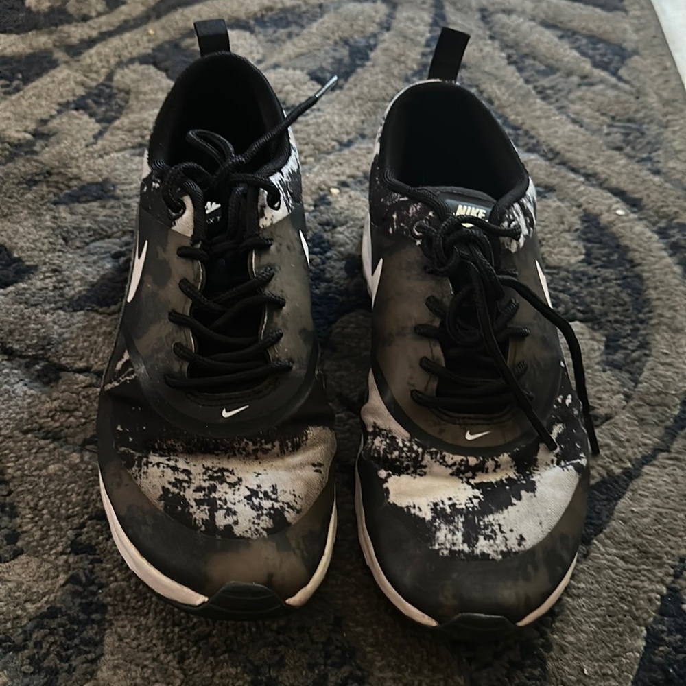 Nike Air Max Thea, size 6, color: black, silver and white